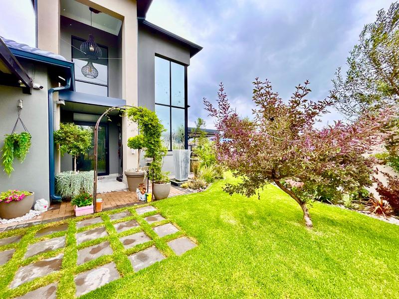 4 Bedroom Property for Sale in Everglades Estate North West